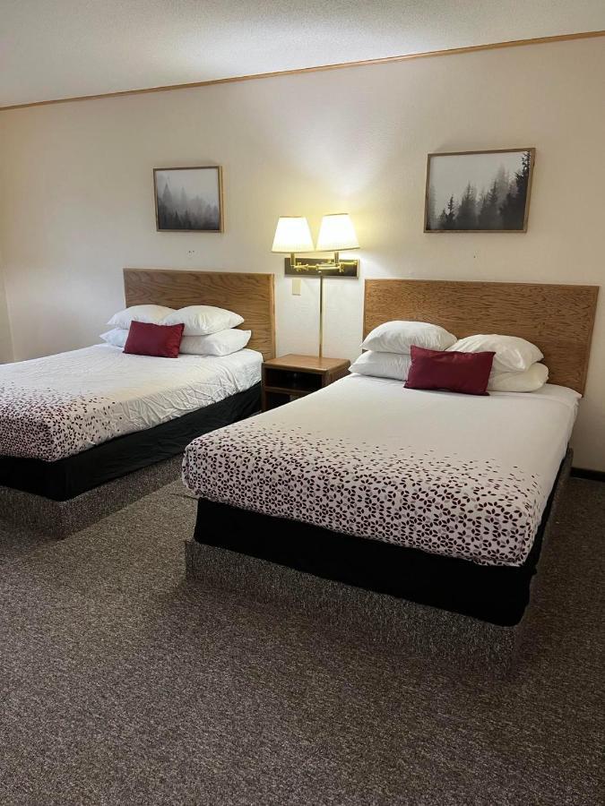 Northwoods Motel Ladysmith エクステリア 写真