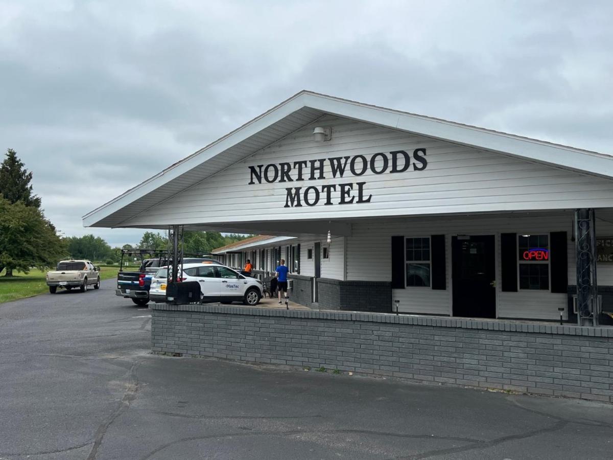 Northwoods Motel Ladysmith エクステリア 写真